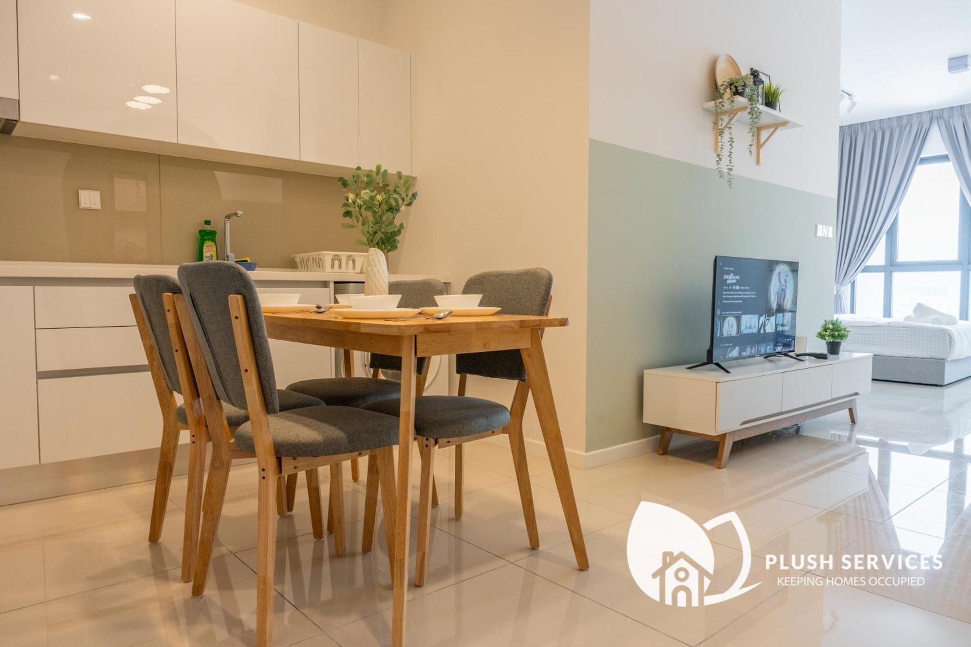 Highpark Suites At Petaling Jaya, Kelana Jaya By Plush Esterno foto