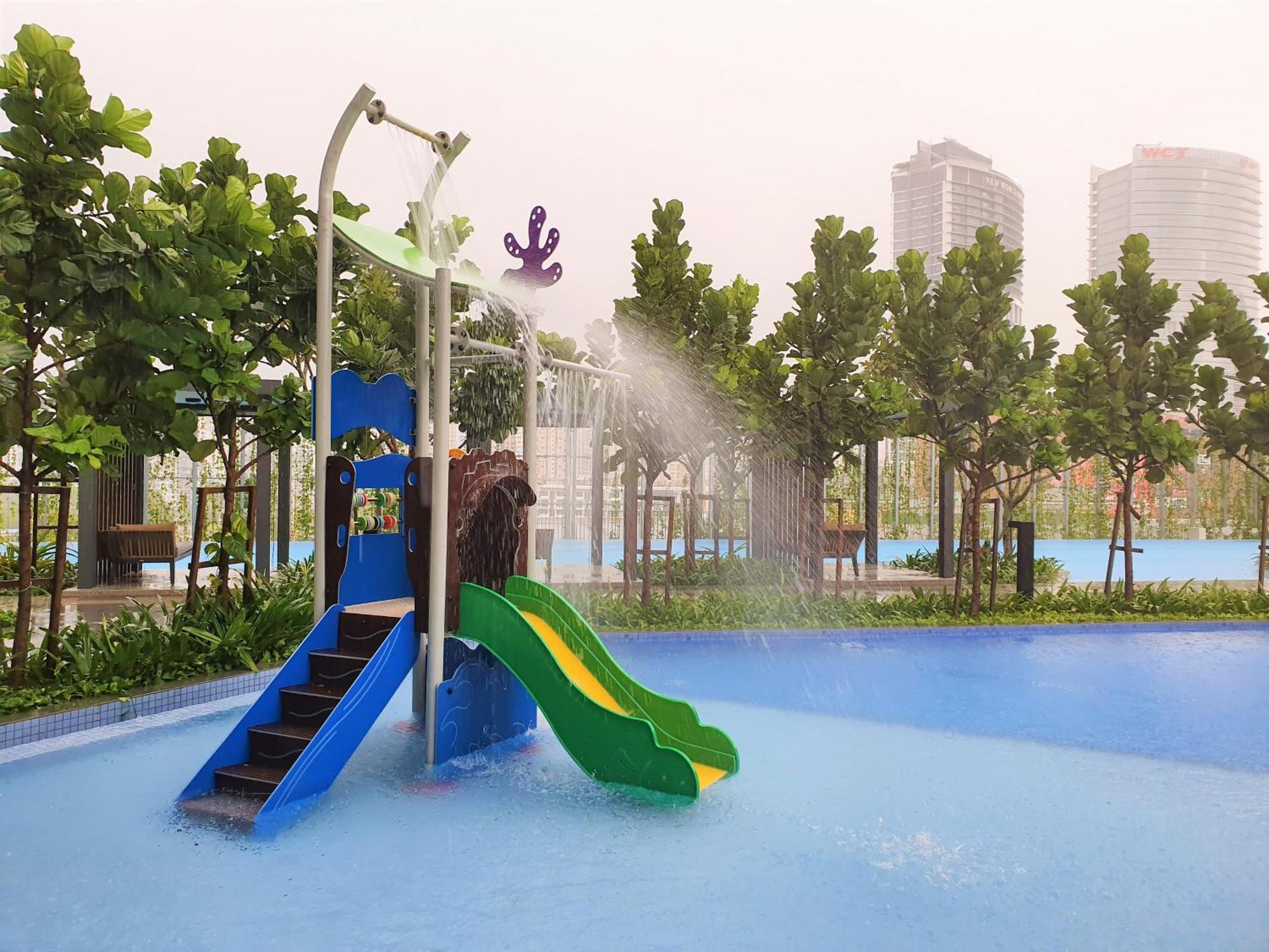Highpark Suites At Petaling Jaya, Kelana Jaya By Plush Esterno foto