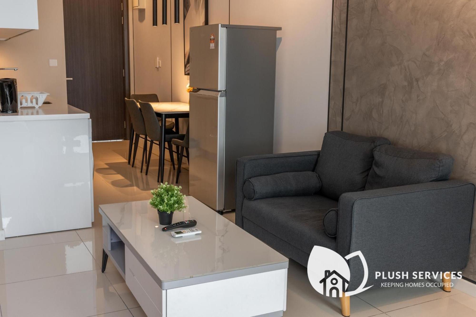 Highpark Suites At Petaling Jaya, Kelana Jaya By Plush Esterno foto