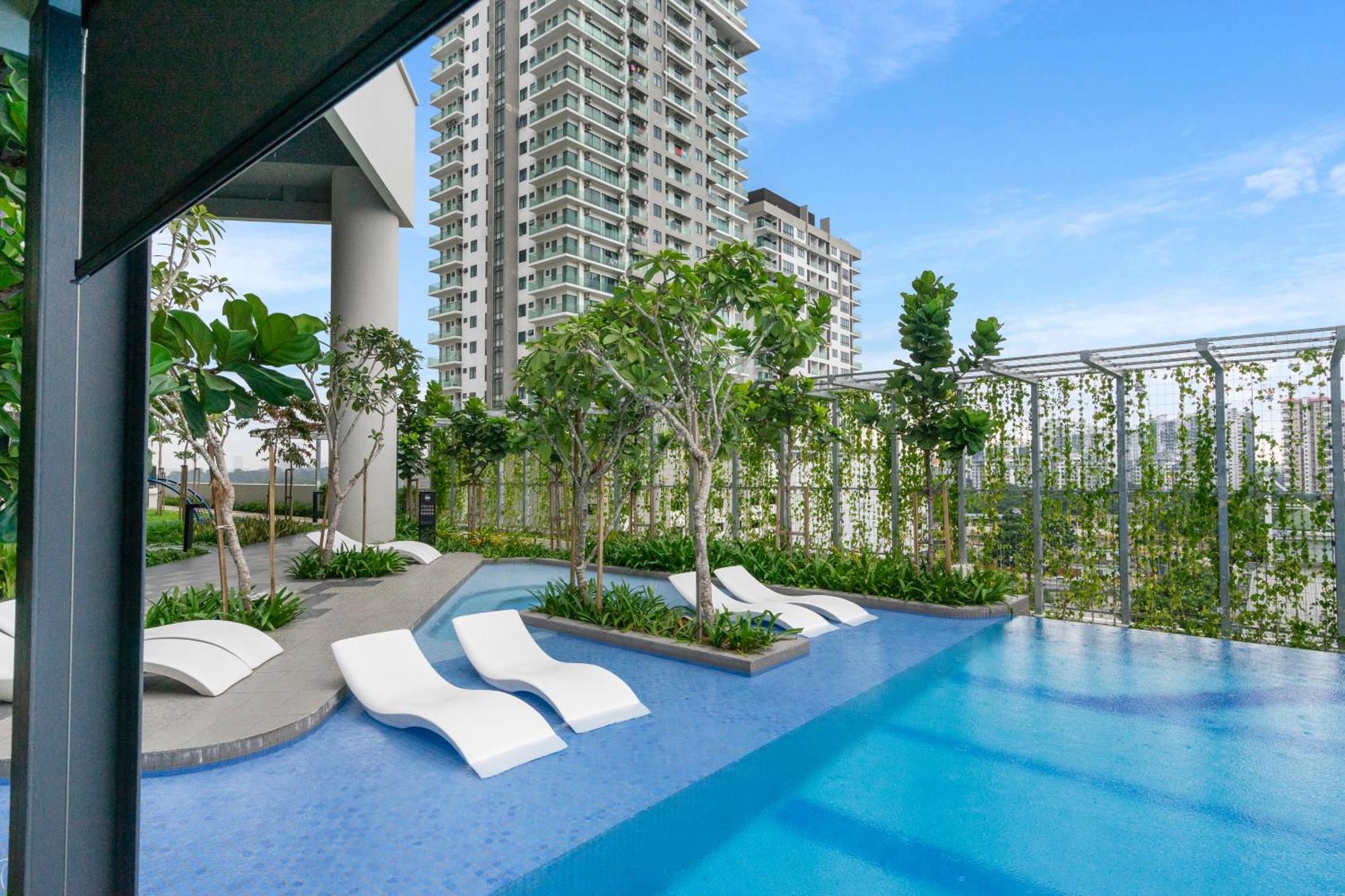 Highpark Suites At Petaling Jaya, Kelana Jaya By Plush Esterno foto