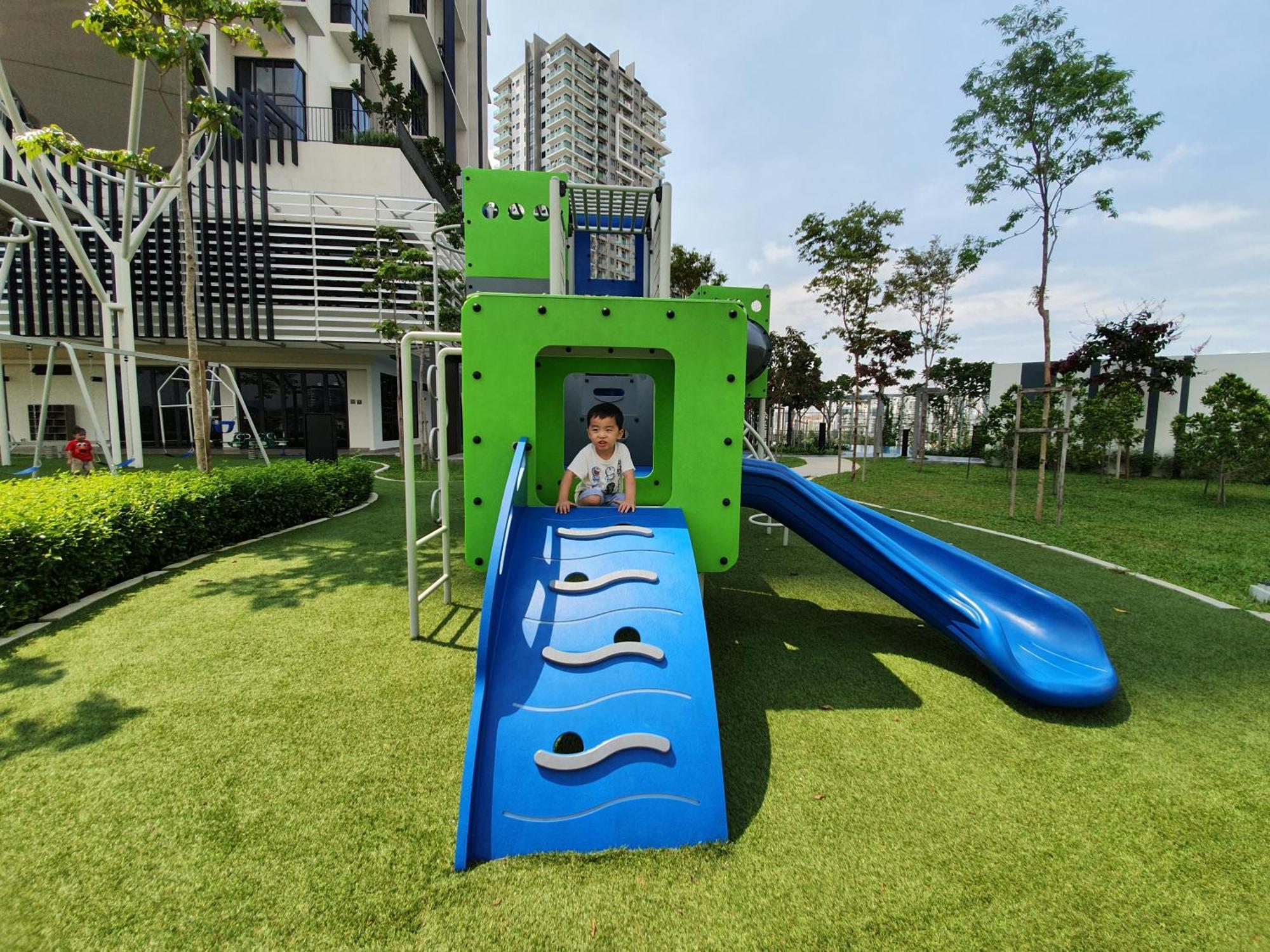 Highpark Suites At Petaling Jaya, Kelana Jaya By Plush Esterno foto