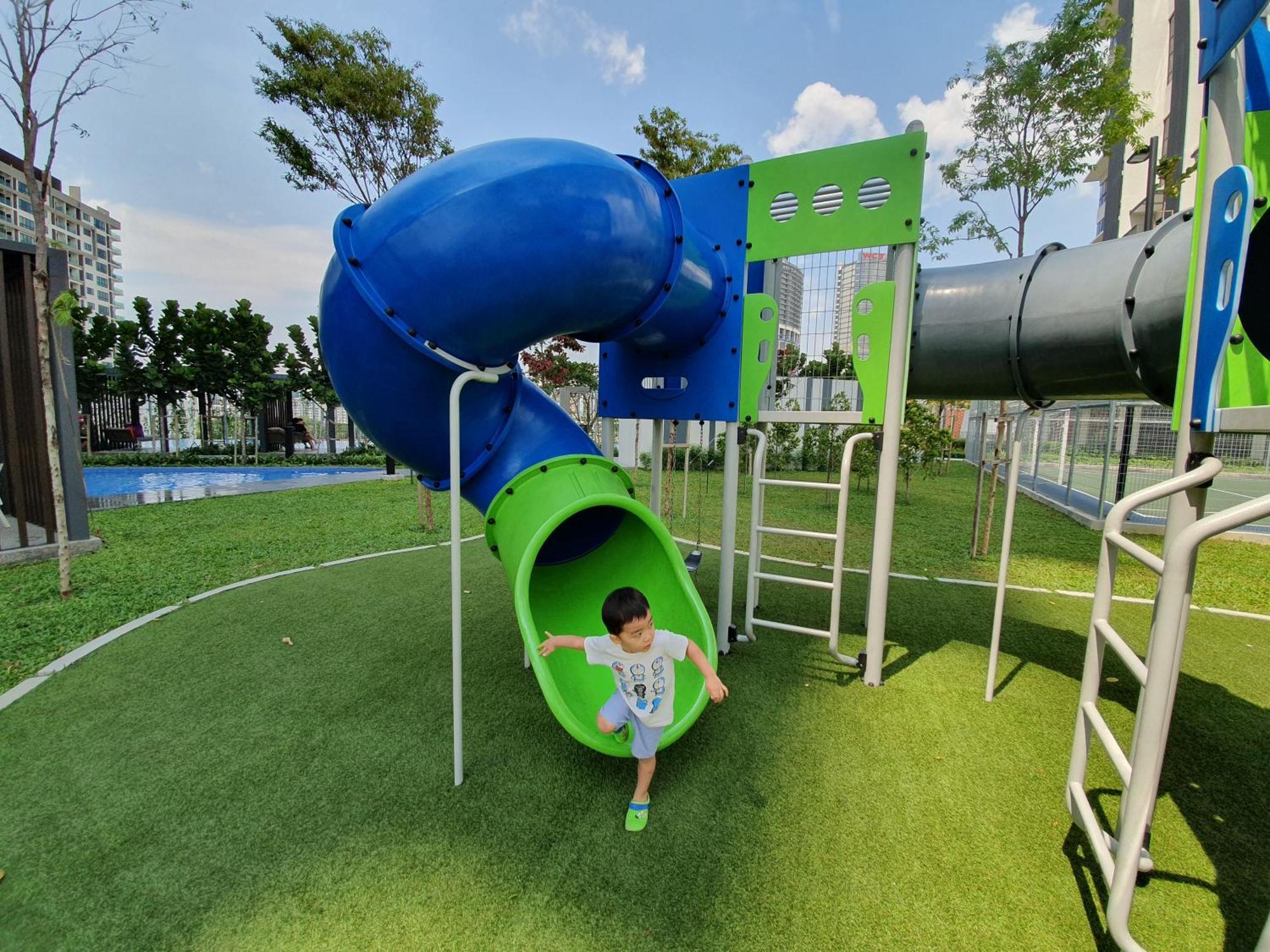 Highpark Suites At Petaling Jaya, Kelana Jaya By Plush Esterno foto