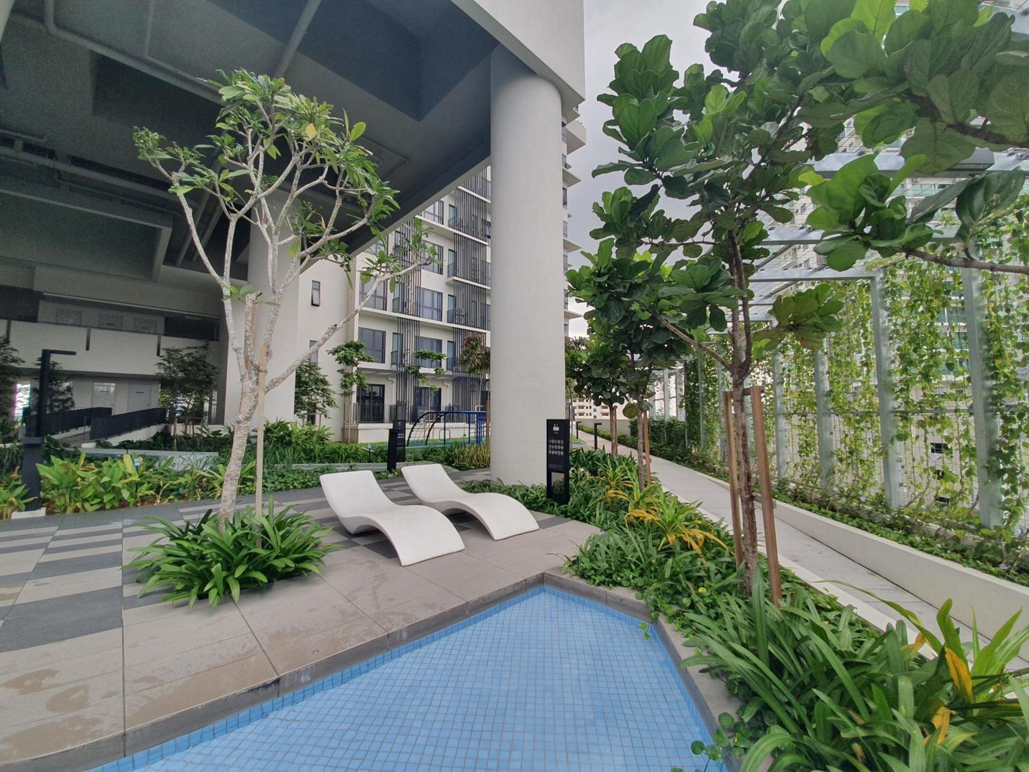 Highpark Suites At Petaling Jaya, Kelana Jaya By Plush Esterno foto