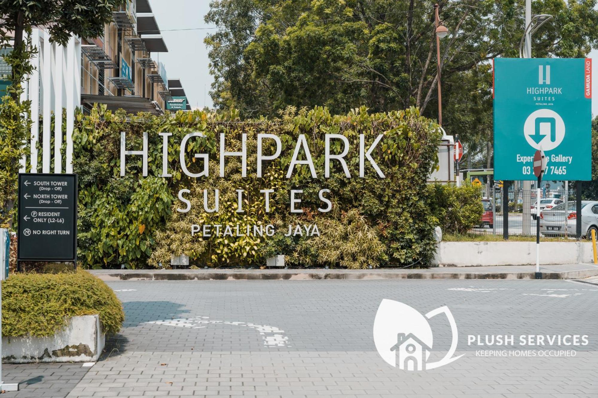 Highpark Suites At Petaling Jaya, Kelana Jaya By Plush Esterno foto
